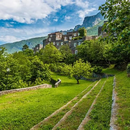 - Di Castelbianco