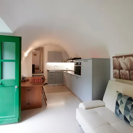 - Di Castelbianco Colletta