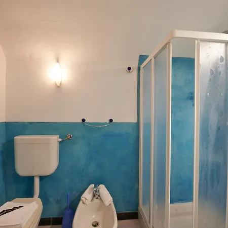 - Di Castelbianco شقة