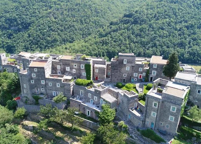 - Di Castelbianco Colletta