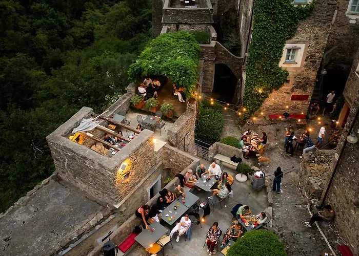 - Di Castelbianco *